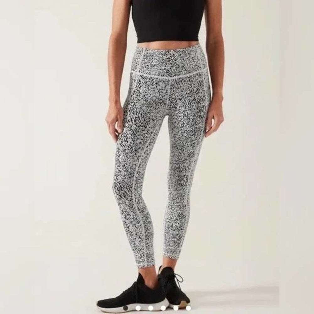 ATHLETA Tall Ultimate Stash Textured 7/8 Tight Tailwind Black/White XL T